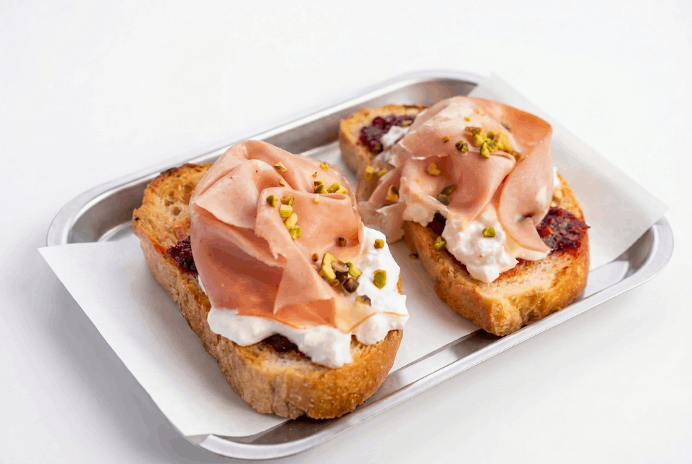 Bruschetta ’nduja e stracciata